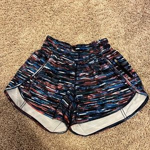 Lulu Lemon Size 4 2.5” Speed Ups!!